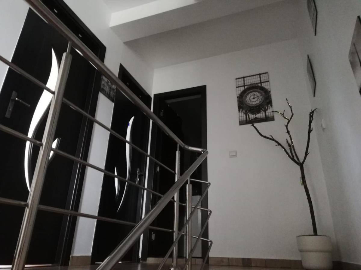 Cozy Villa, Close To The Center Of Bucharest By Car Séjour chez l'habitant *