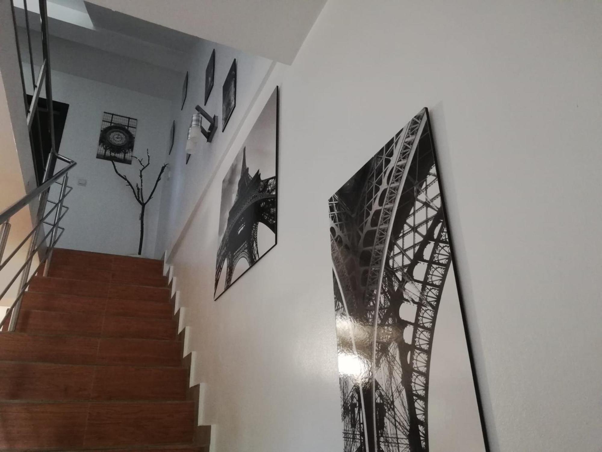 Cozy Villa, Close To The Center Of Bucharest By Car *